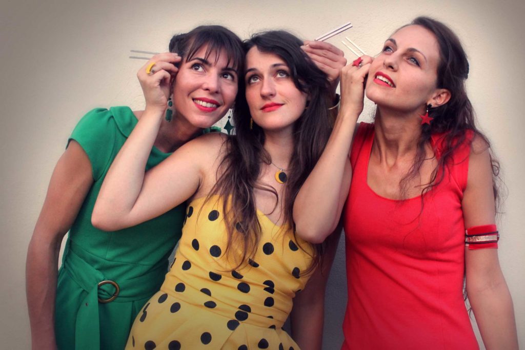 Photo du Trio Cosmos (Céline Koenig, Emilie Souillot, Laurine Arcel), par Jérémy Zucchi (2015)